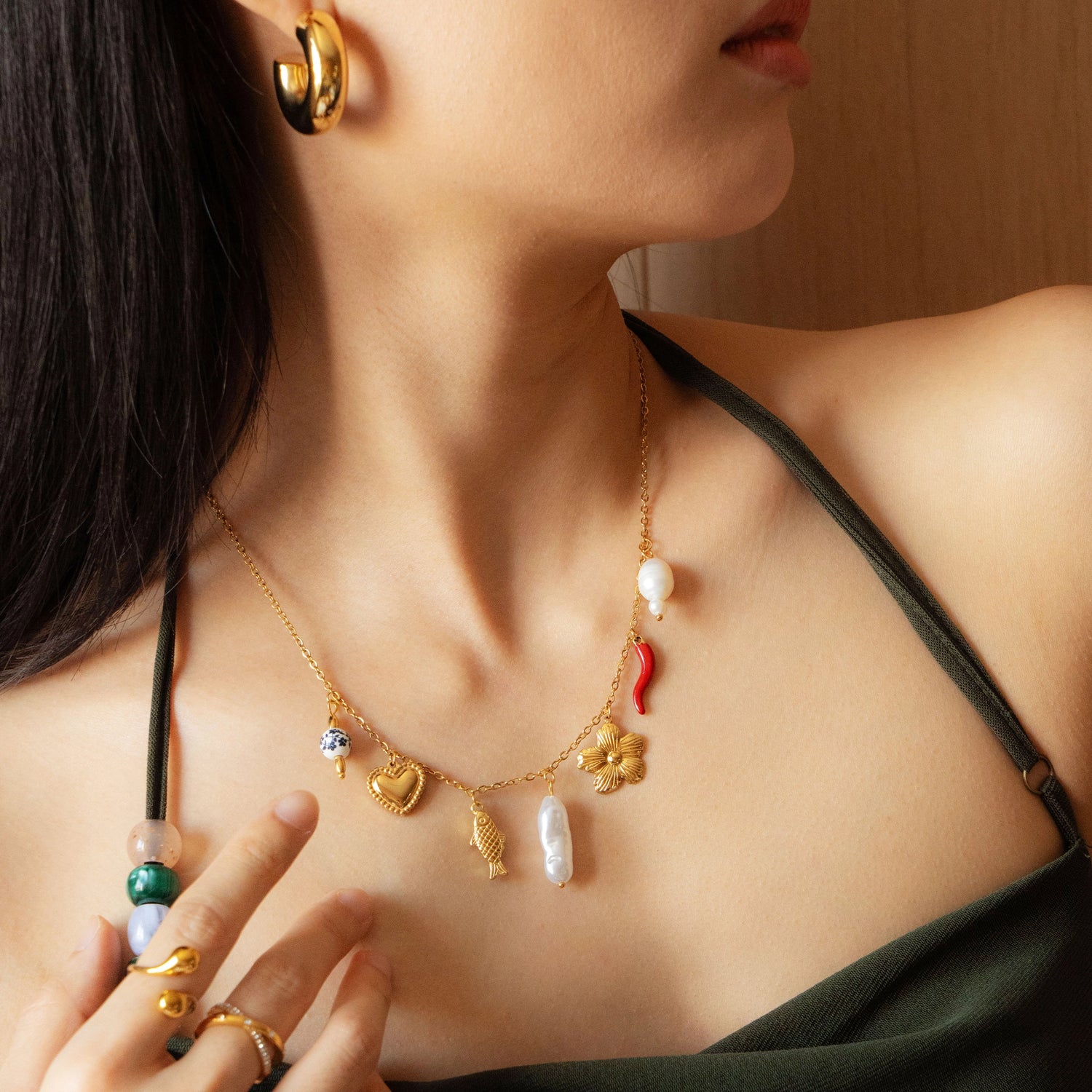 Baroque pearl pendant Station necklace